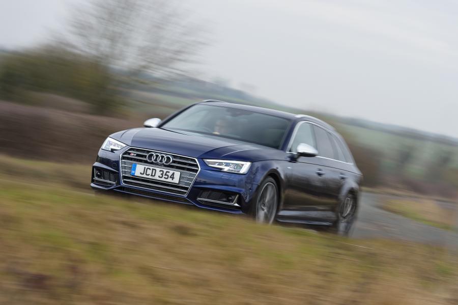  Audi S4 Avant (B9) 2017 года  (UK) (фото 4 из 31)